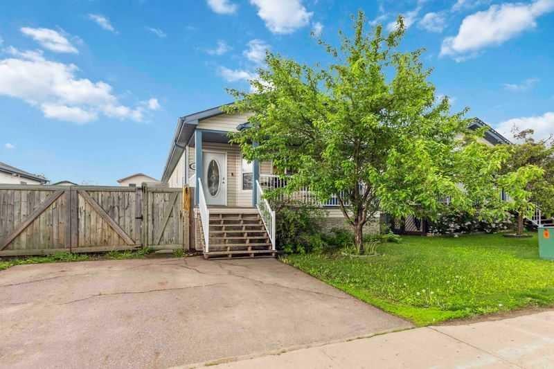 Photo of 221 Ash Way, Fort McMurray, AB T9K 0G2 (MLS # A2336336)