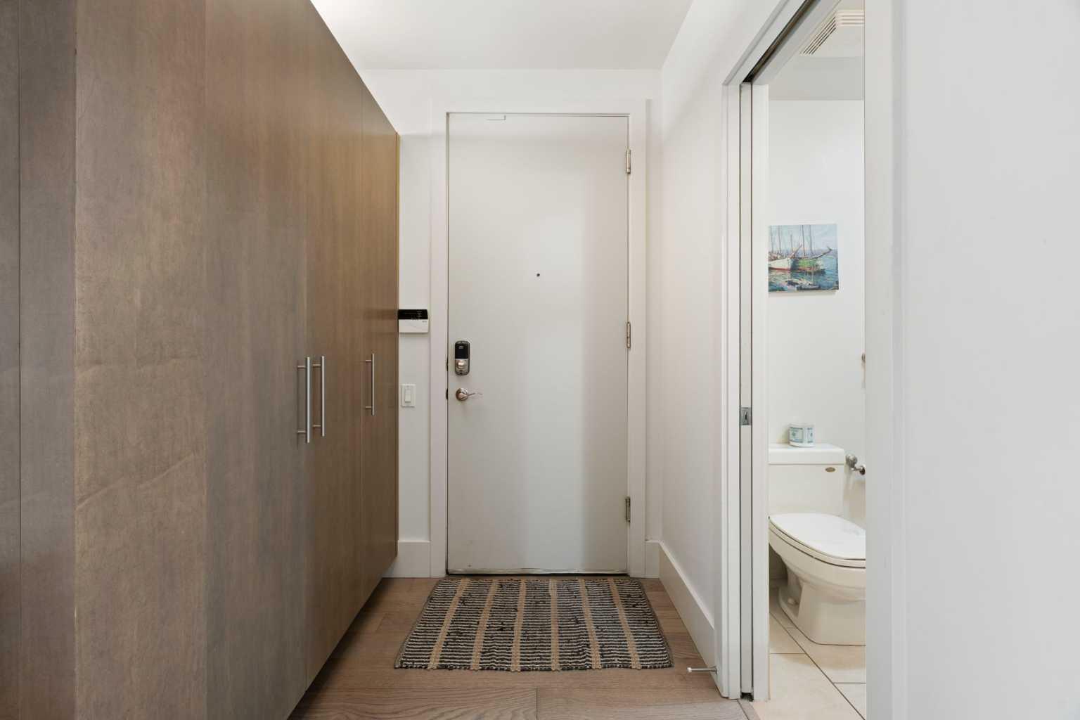 1407 Kensington Close NW 102