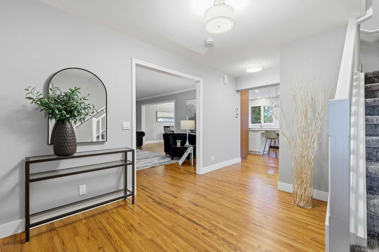 723 Willamette Drive SE