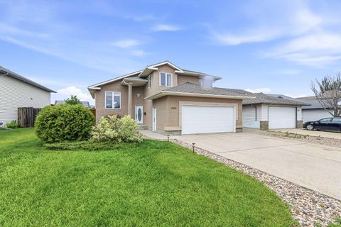 Photo of 6606 34 Street, Lloydminster, AB T9V 3J1 (MLS # A2323165)