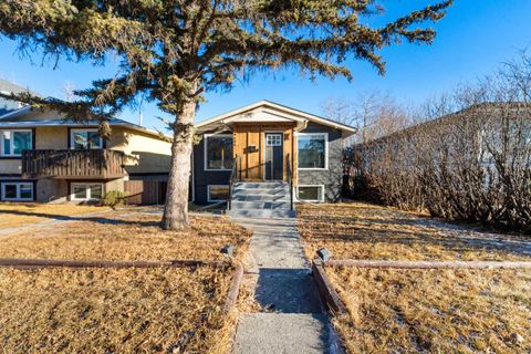 4608 70 Street NW Calgary AB T3B 2K6