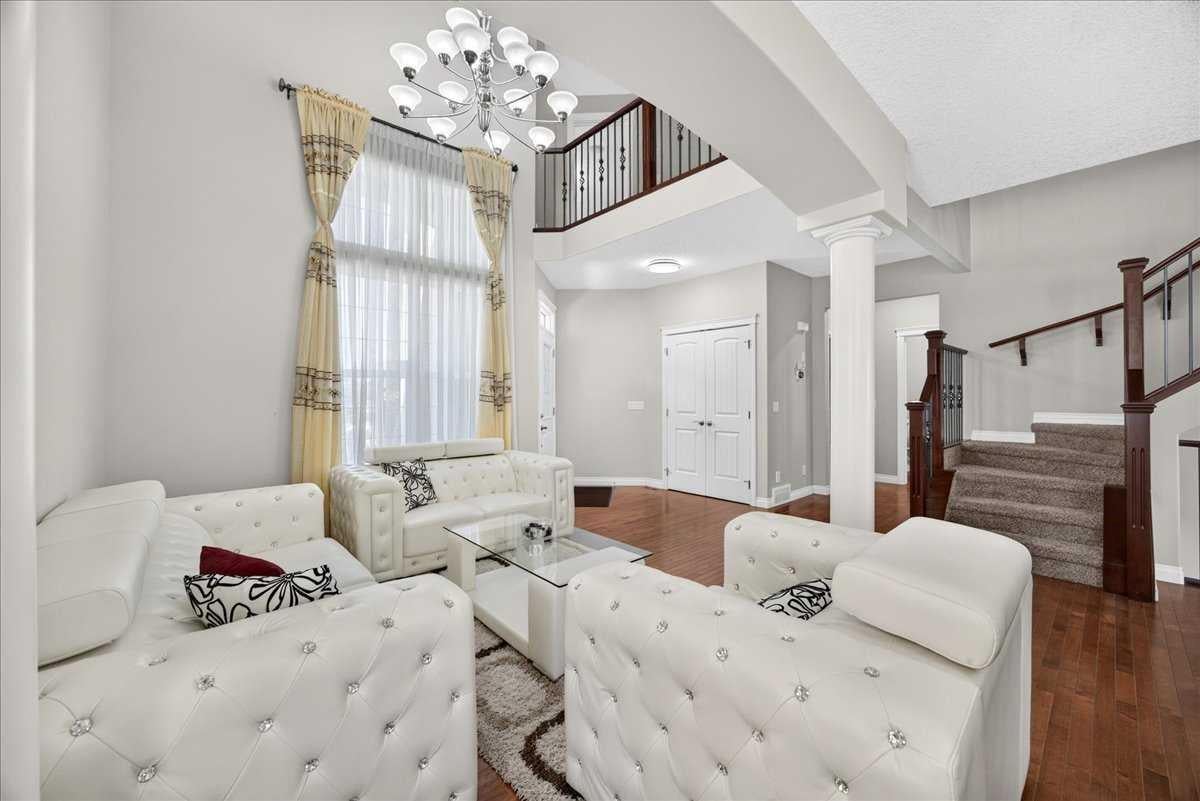 25 Sherwood Close NW