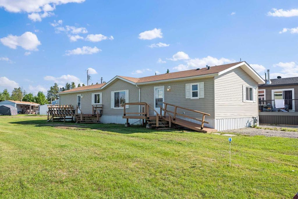 Photo of 8 Trochu Avenue, Trochu, AB T0M 2C0 (MLS # A2323665)