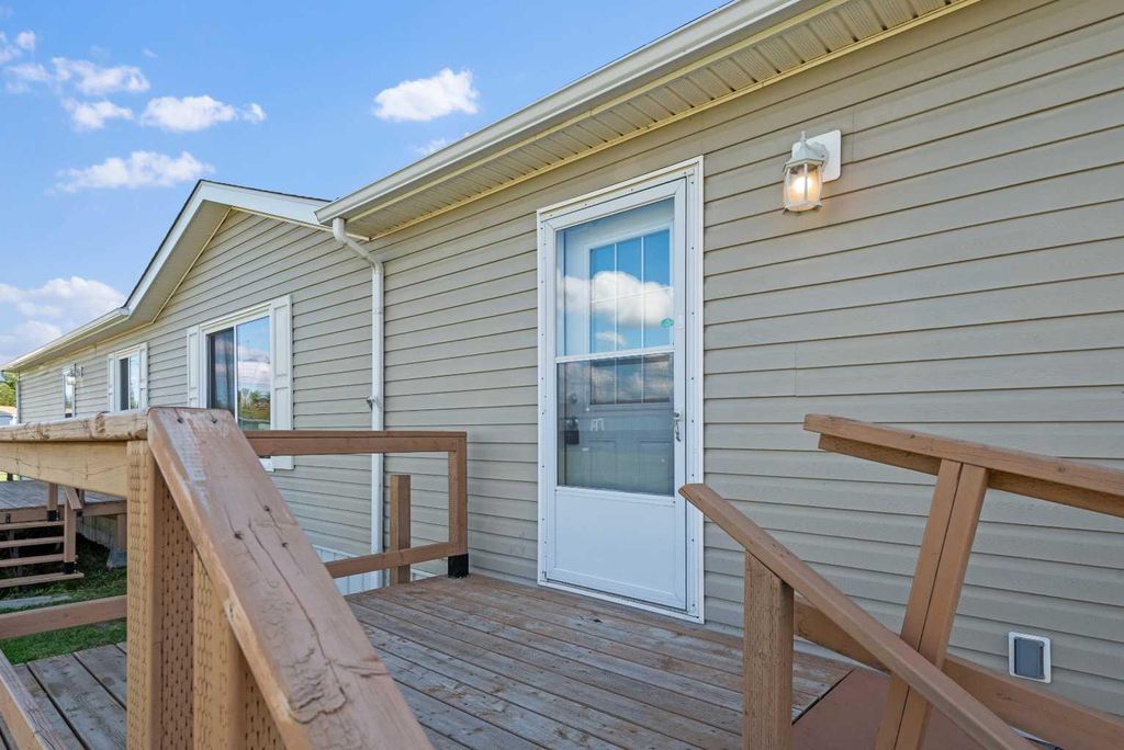 Photo of 8 Trochu Avenue, Trochu, AB T0M 2C0 (MLS # A2323665)