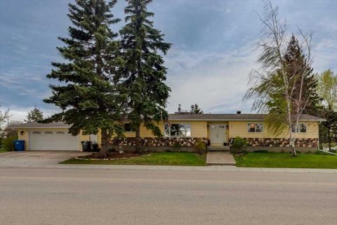 1203 Gough Road Carstairs AB T0M 0N0