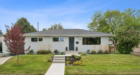 Photo of 419 40 Street SW, Calgary, AB T3C 1V9 (MLS # A2315811)