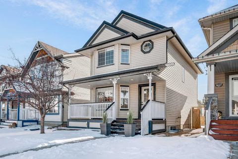 641 Evermeadow Road SW Calgary AB T2Y 4W8