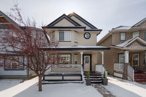 641 Evermeadow Road SW Calgary AB T2Y 4W8