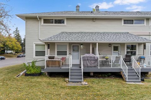 4525 31 Street SW 314 Calgary AB T3E 2P8