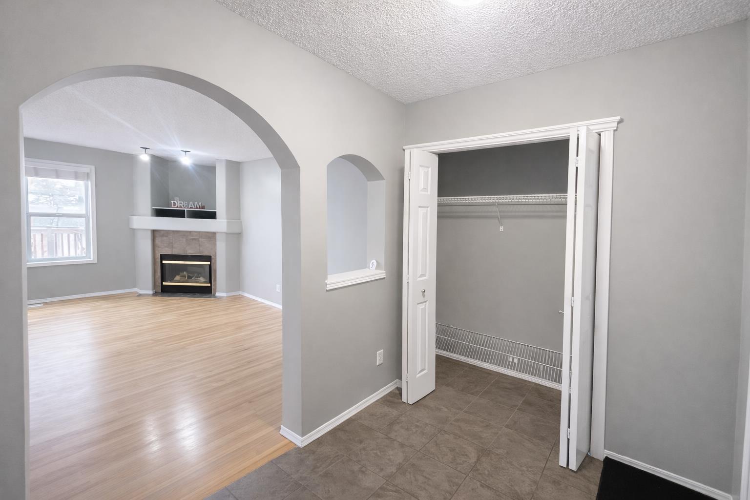 119 Country Hills Heights NW