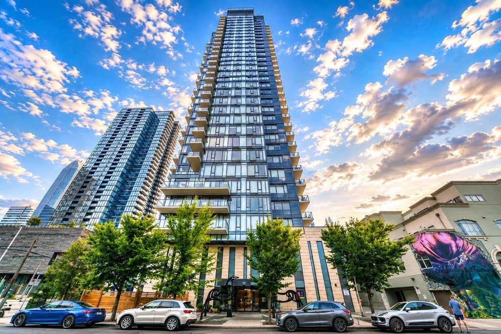 Photo of 1010 6 Street SW #1402, Calgary, AB T2R 1B4 (MLS # A2293188)