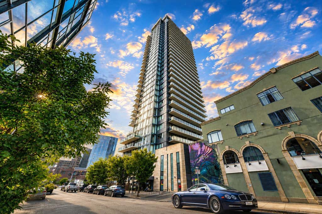 Photo of 1010 6 Street SW #1402, Calgary, AB T2R 1B4 (MLS # A2293188)