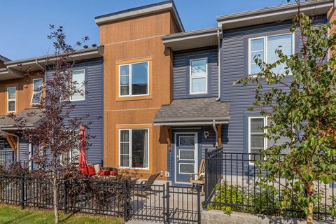 158 Livingston Common NE Calgary AB T3P 1K1