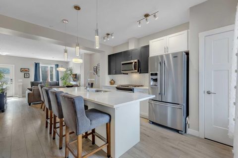 158 Livingston Common NE Calgary AB T3P 1K1