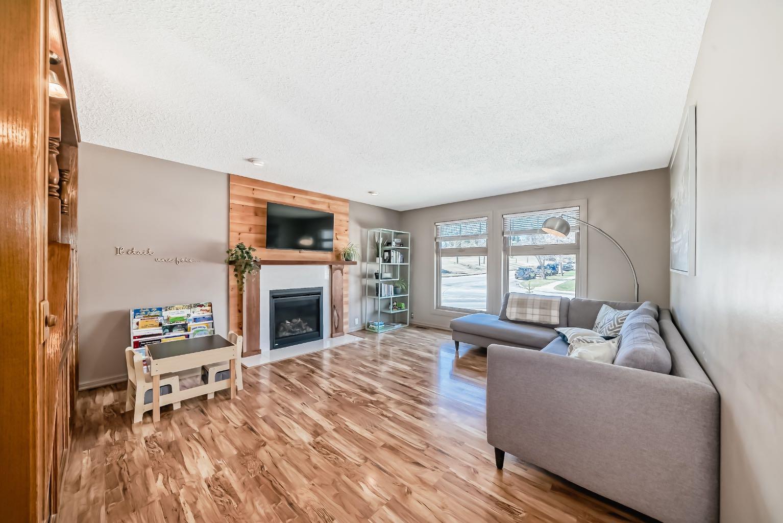 87 Berwick Crescent NW