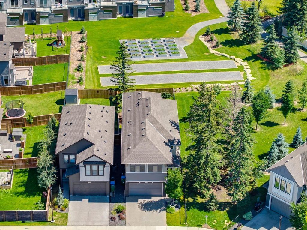 Photo of 69 Shawnee Green SW, Calgary, AB T2Y 0P5 (MLS # A2244390)