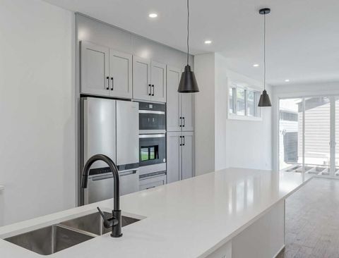 436 28 Avenue NW Calgary AB T2M 2K6