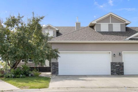 Photo of 152 Cove Rise, Chestermere, AB T1X 1S7 (MLS # A2252080) Photo of 152 Cove Rise, Chestermere, AB T1X 1S7 (MLS # A2252080)