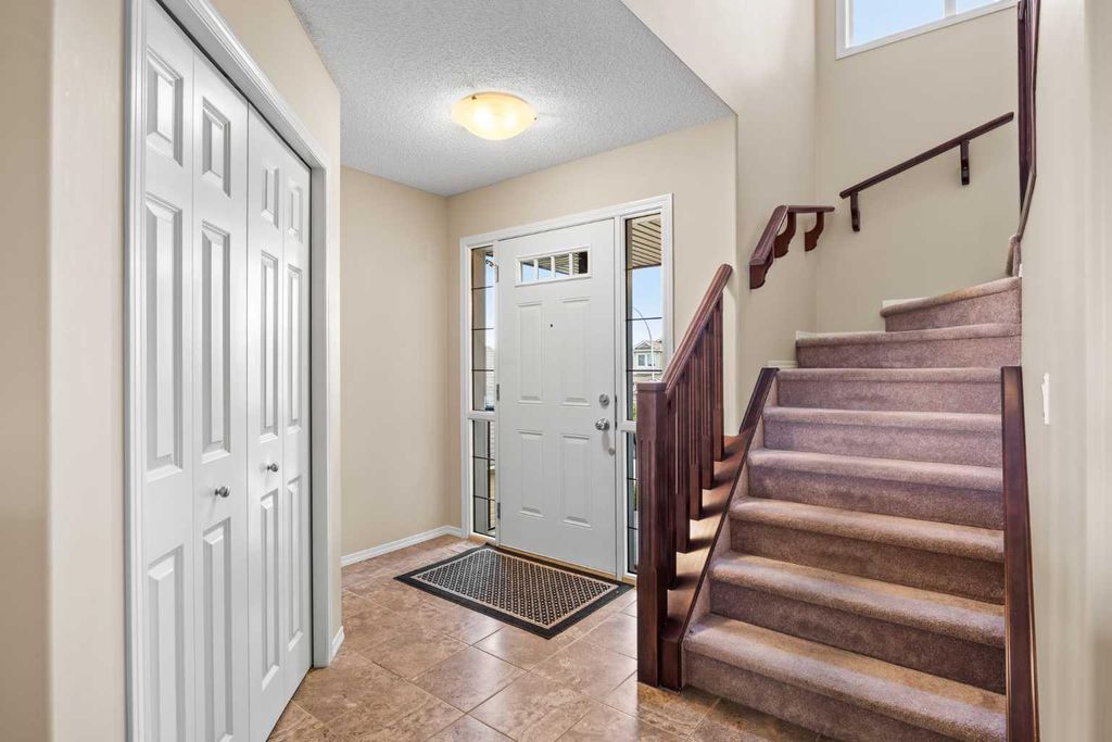 Photo of 38 Westmount Way, Okotoks, AB T1S 0E1 (MLS # A2310440)