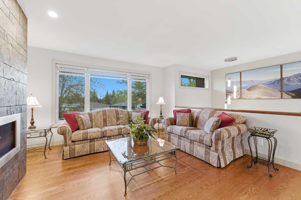 Photo of 228 Cantrell Place SW, Calgary, AB T2W 1X3 (MLS # A2291476)