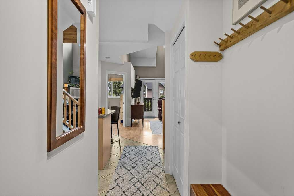 512 Bow Valley Trail 204
