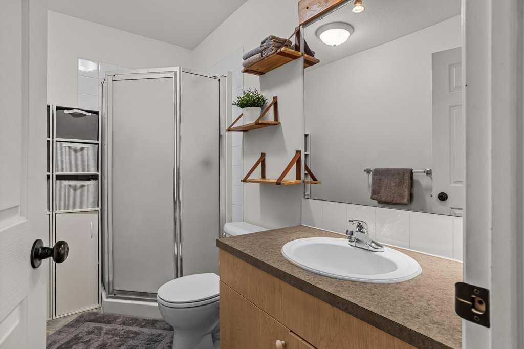 512 Bow Valley Trail 204