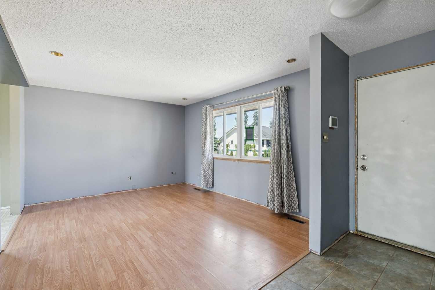126 Thistle Way