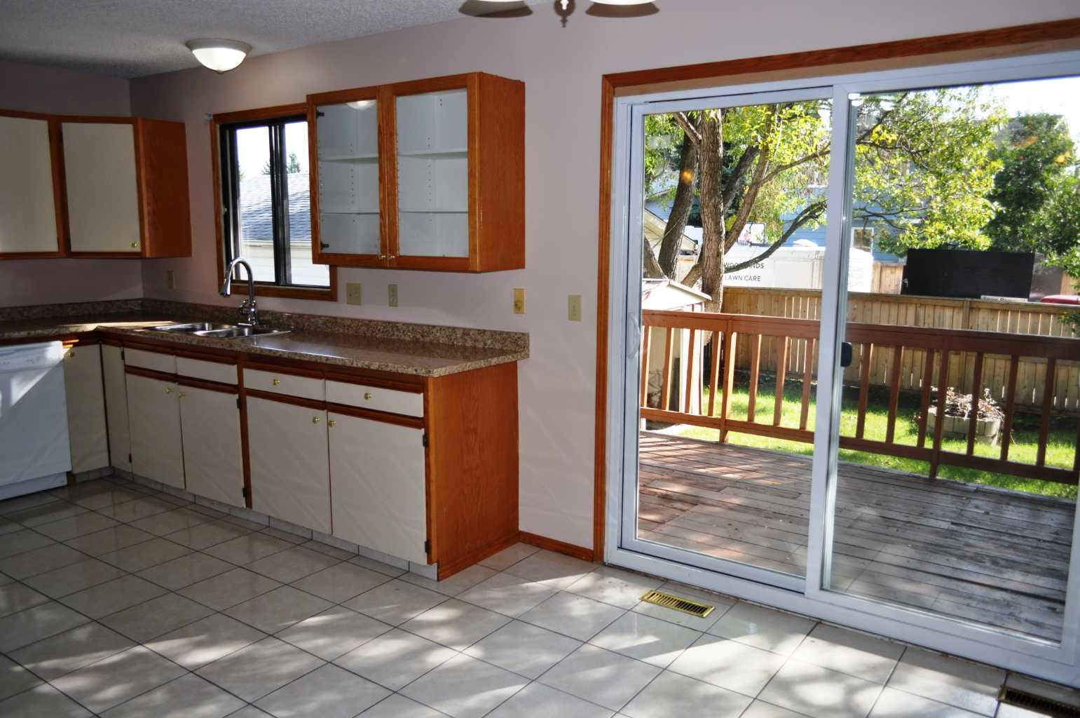 319 Woodside Circle SW