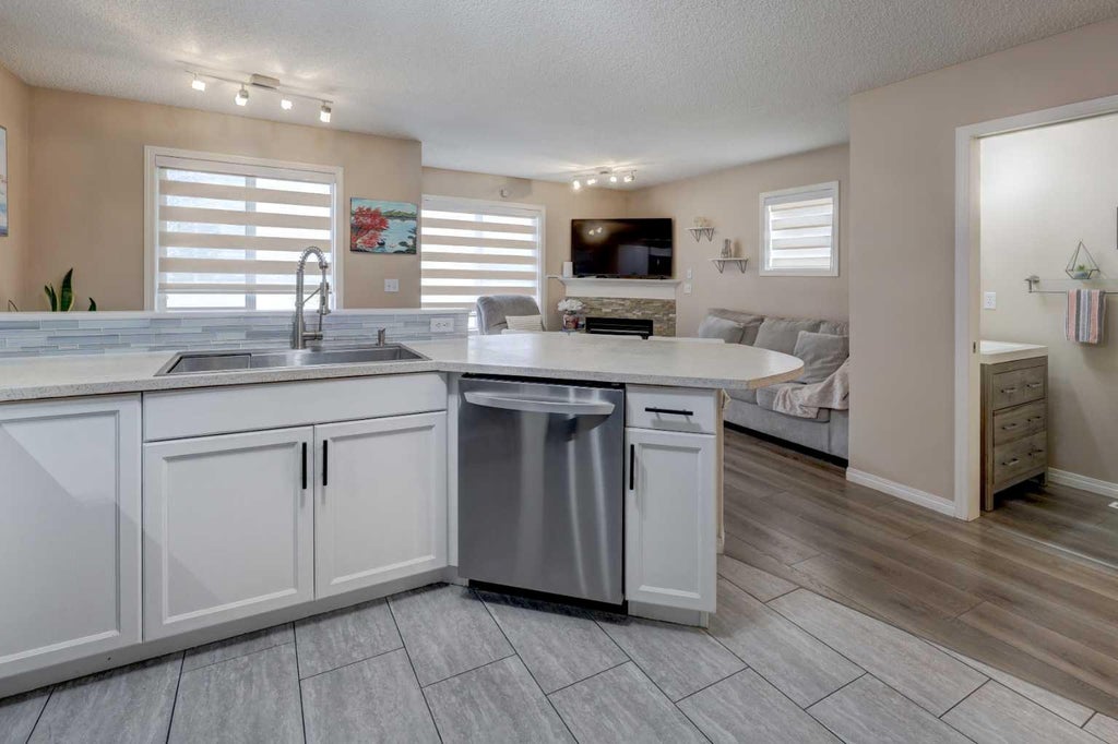 Photo of 175 Royal Oak Gardens NW, Calgary, AB T3G 5S5 (MLS # A2352923)
