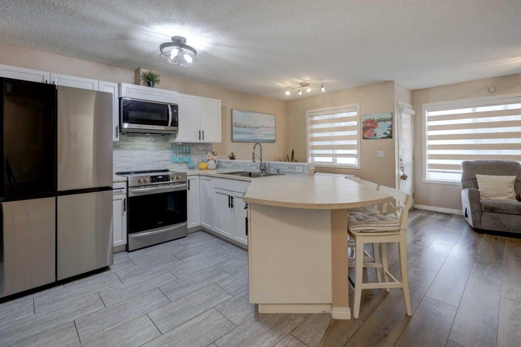 Photo of 175 Royal Oak Gardens NW, Calgary, AB T3G 5S5 (MLS # A2352923)