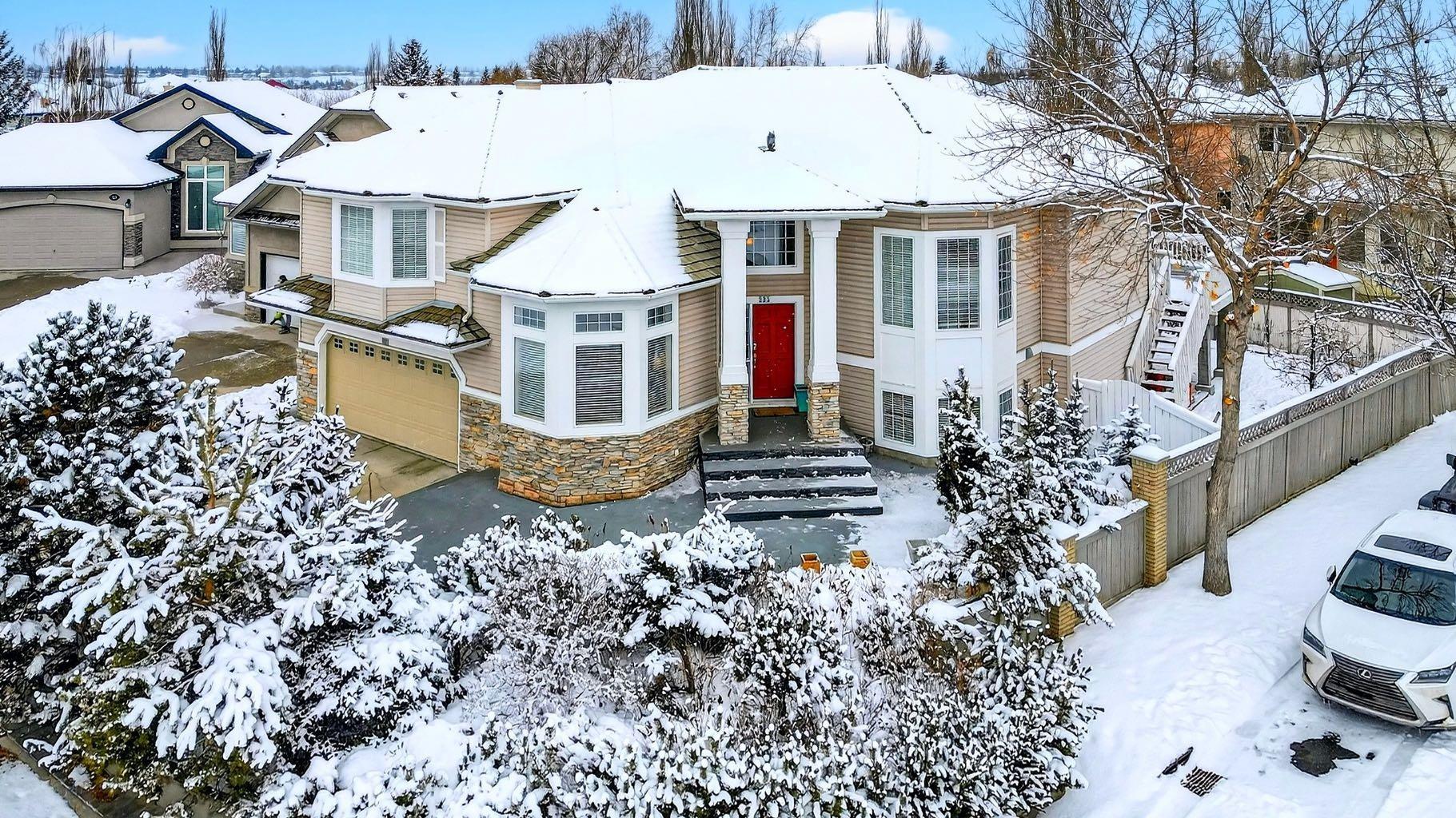 331 Mt Douglas Court SE