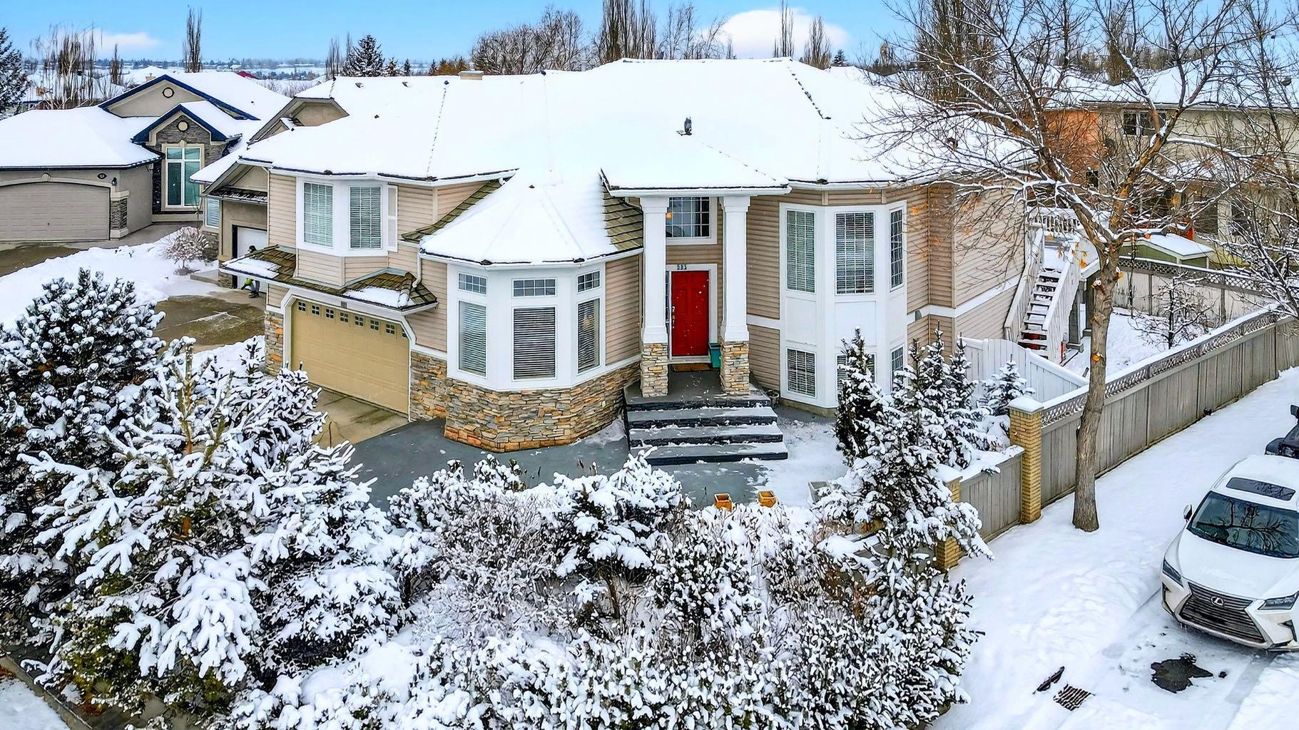 331 Mt Douglas Court SE