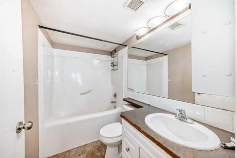 2000 Applevillage Court SE 411 Calgary AB T2A 7Z4