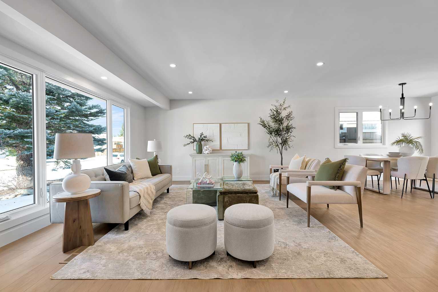 928 Lake Twintree Crescent SE