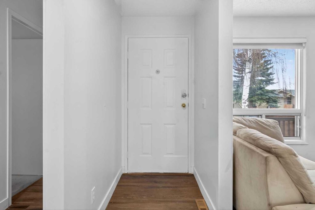 Photo of 128 Castledale Crescent NE, Calgary, AB T3G 5C0 (MLS # A2311079)