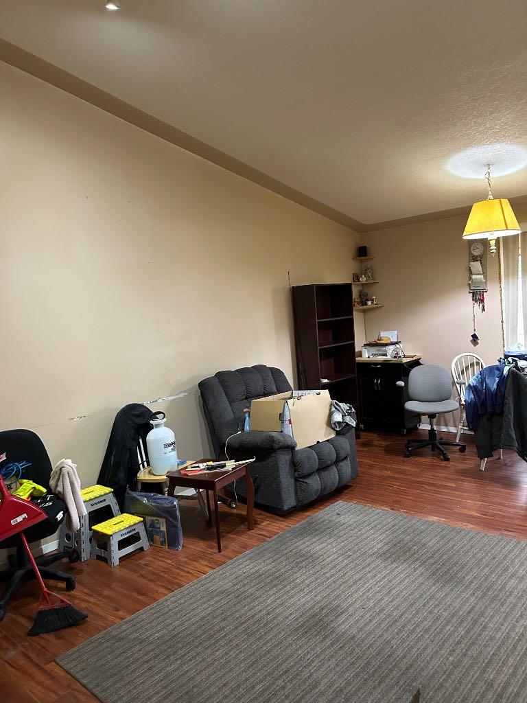 1025 St David Road N