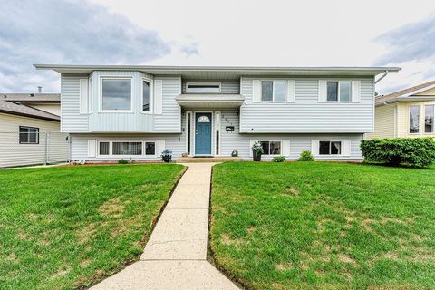 Photo of 6407 50 Avenue, Camrose, AB T4V 3Z9 (MLS # A2324195)