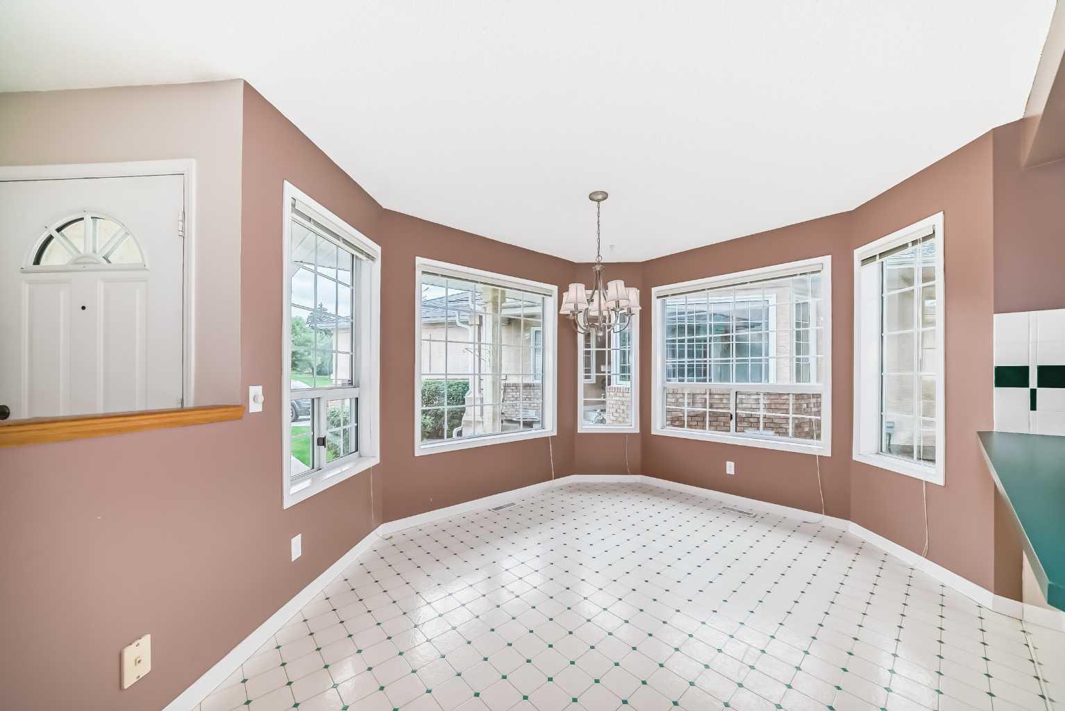 228 Scenic Acres Terrace NW