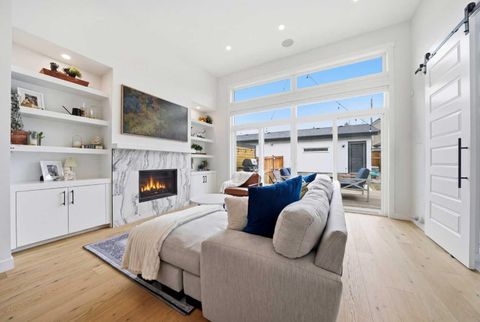 Photo of 4940 20 Avenue NW, Calgary, AB T3B 0V5 (MLS # A2302199)