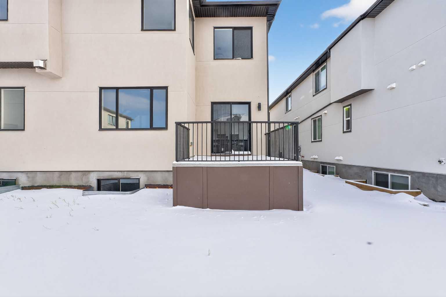 1049 Waterstone Green