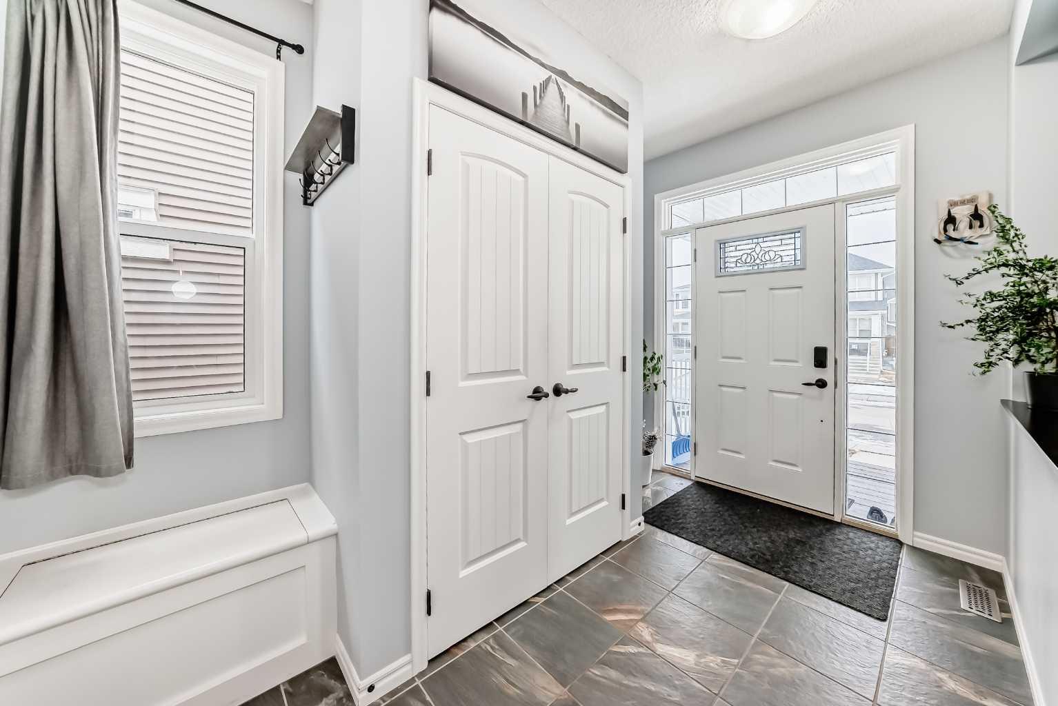 94 River Heights Green