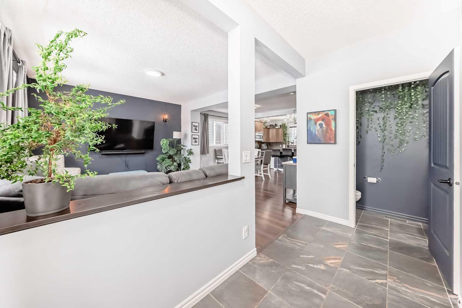 94 River Heights Green