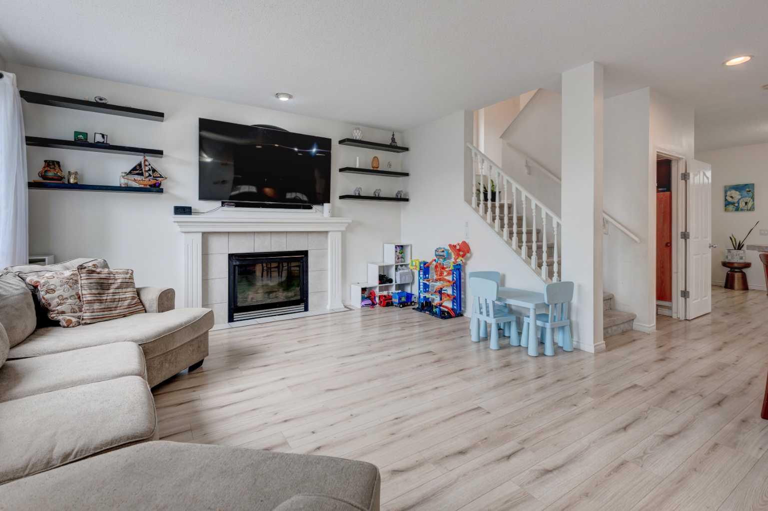 204 Prestwick Mews SE