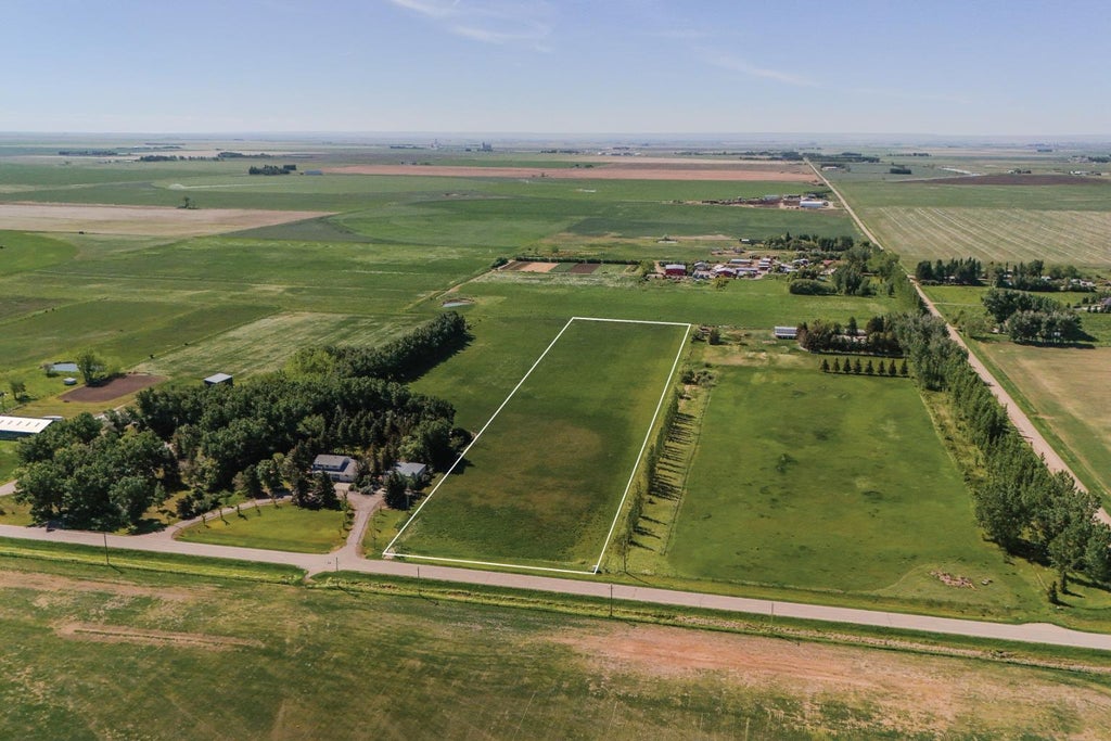 Photo of 7.76 Acres Township Road 84, Rural Lethbridge County, AB T1J 5N7 (MLS # A2328280)