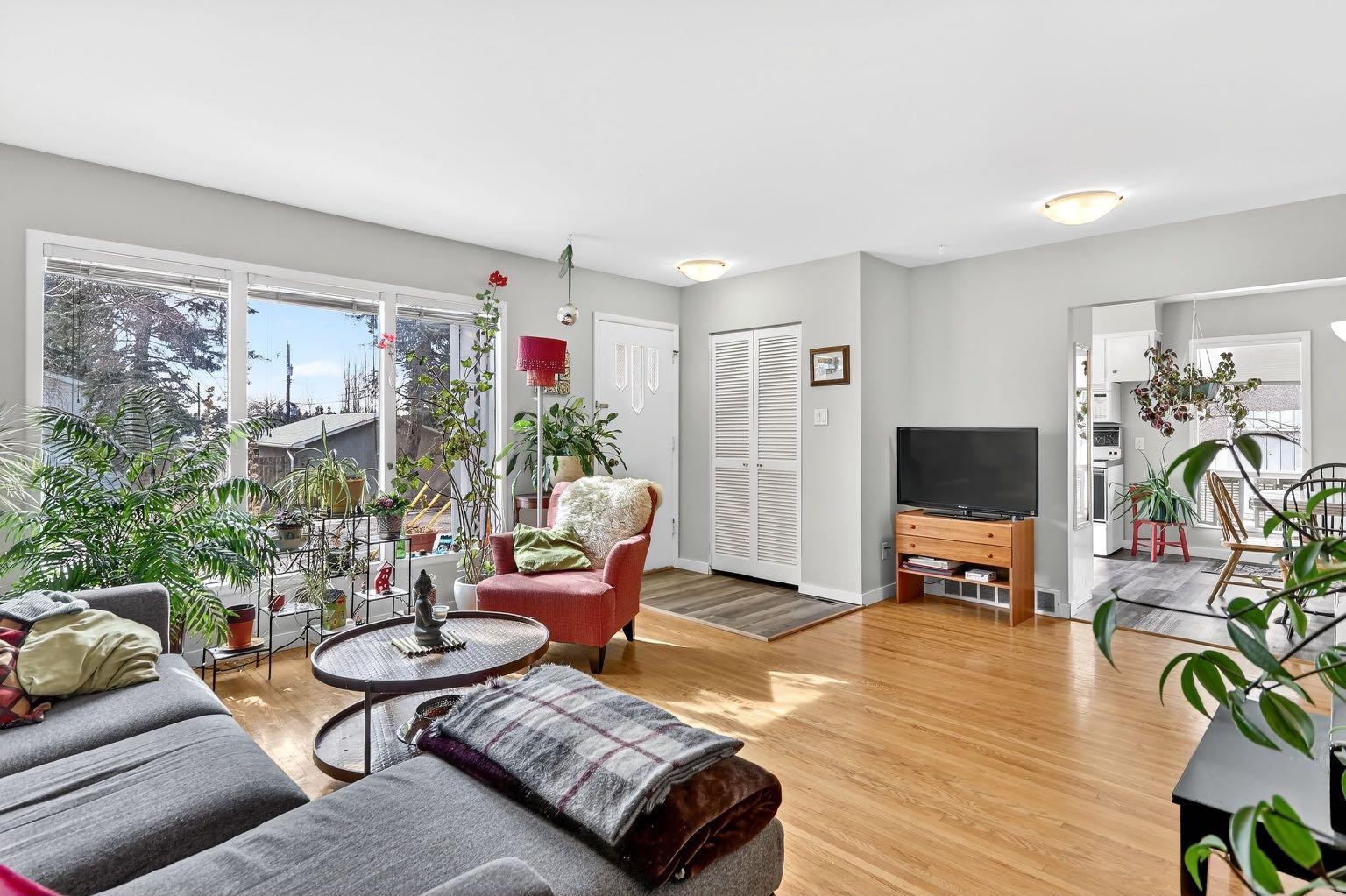 3707 Glenbrook Drive SW