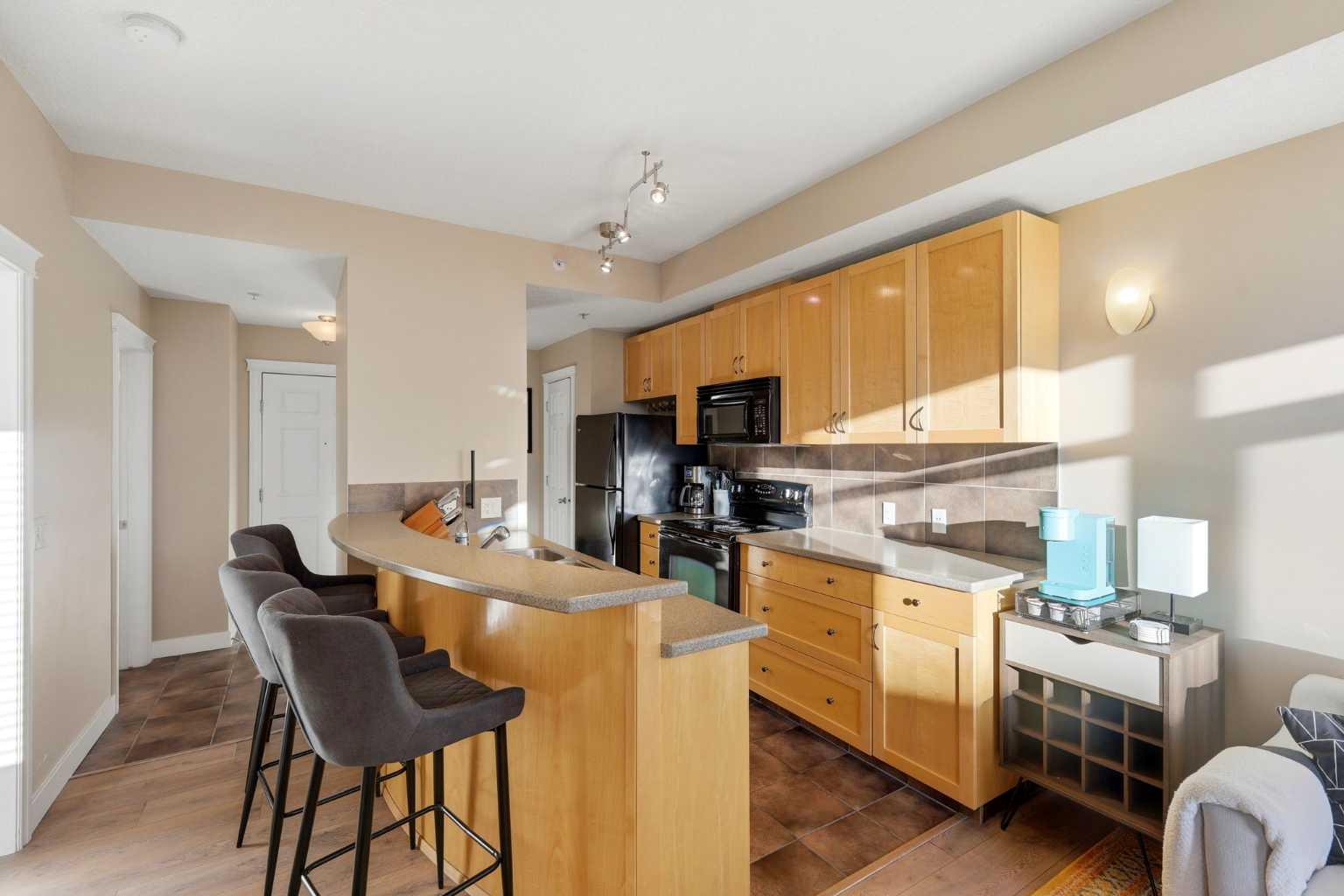 990 Centre Avenue NE 536