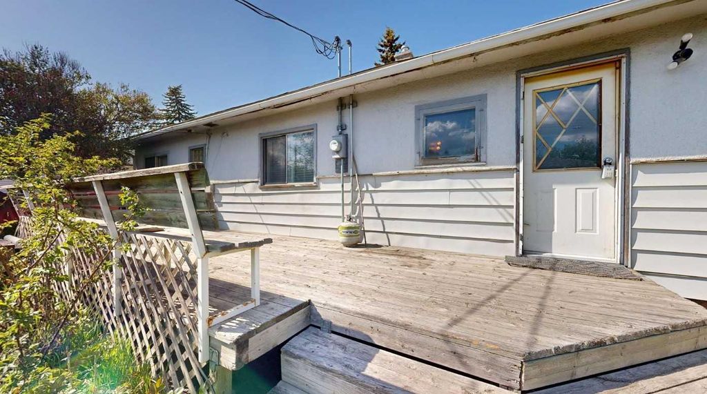 Photo of 6379 31 Avenue NW, Calgary, AB T3B 1J9 (MLS # A2314122)