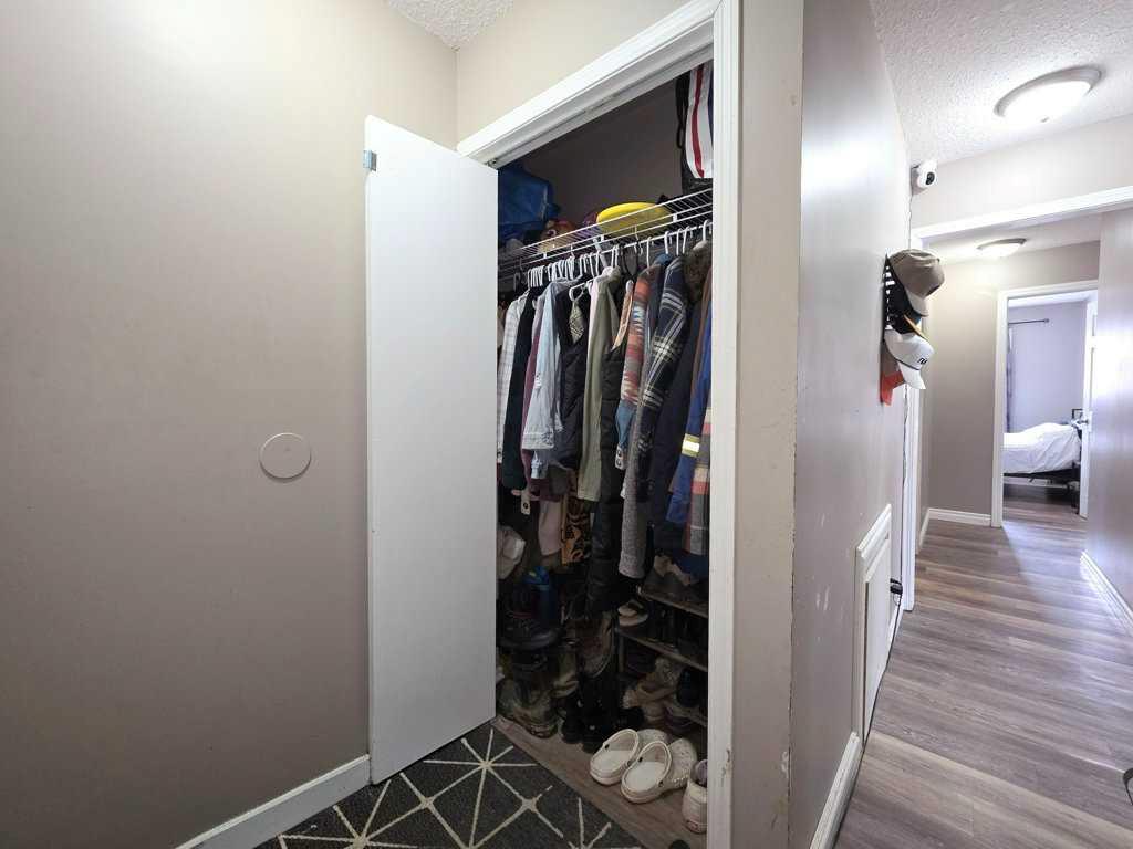 205 12 Avenue SW 210