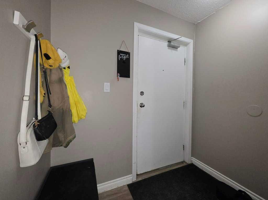 205 12 Avenue SW 210