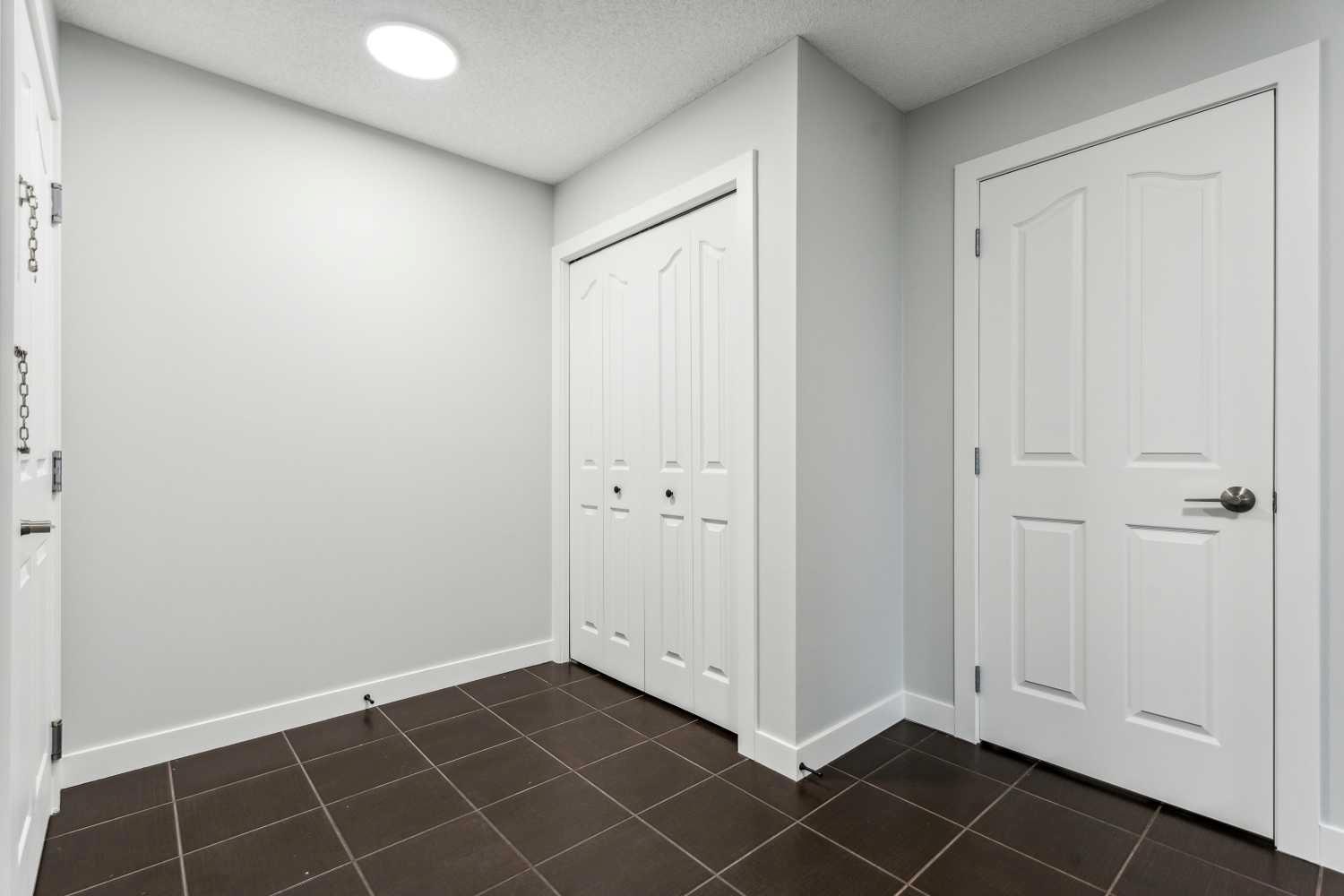 355 Taralake Way NE 427